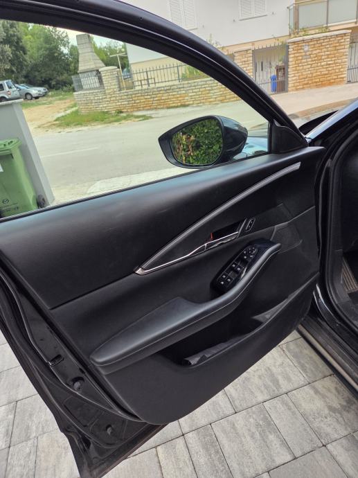 Mazda CX-30 G150 automatik, fotografija 11