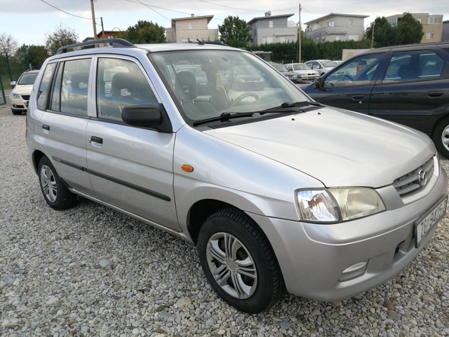Mazda demio 1