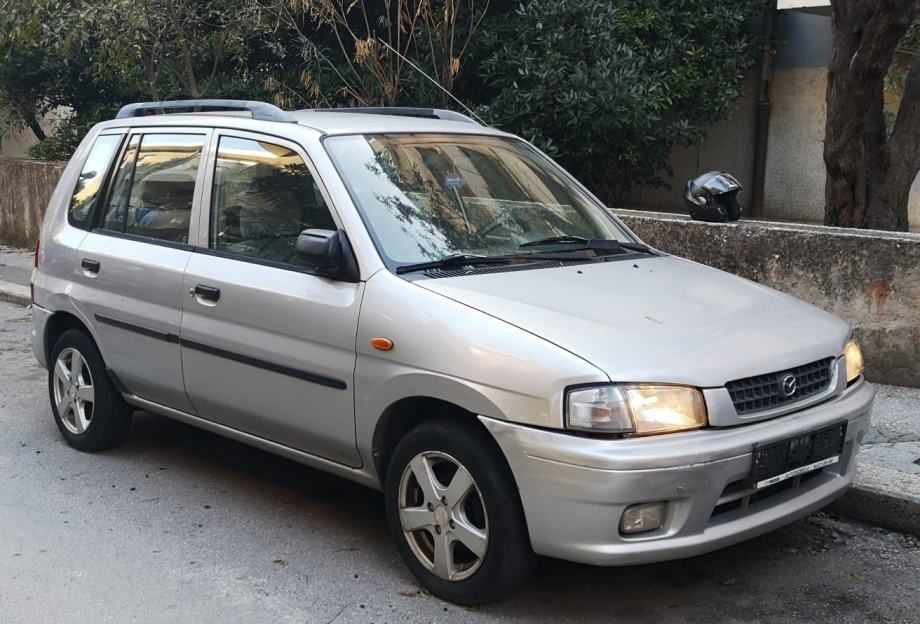 Mazda demio 1999