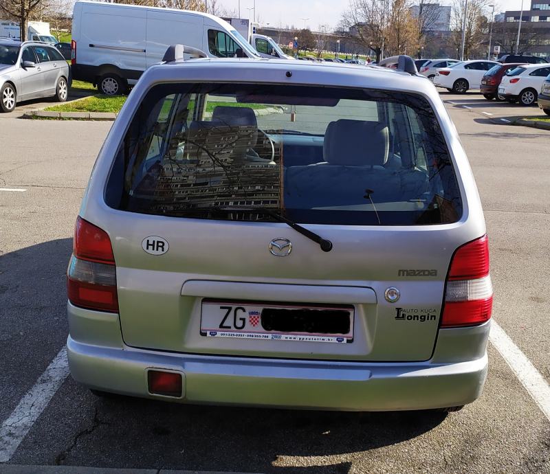 Mazda demio 1998