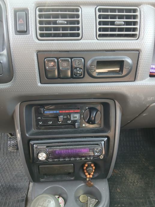 Mazda Demio 1.3i, pogled izvana - slika 4