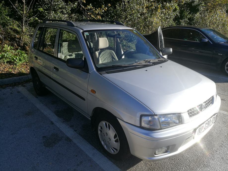 Mazda demio 1999