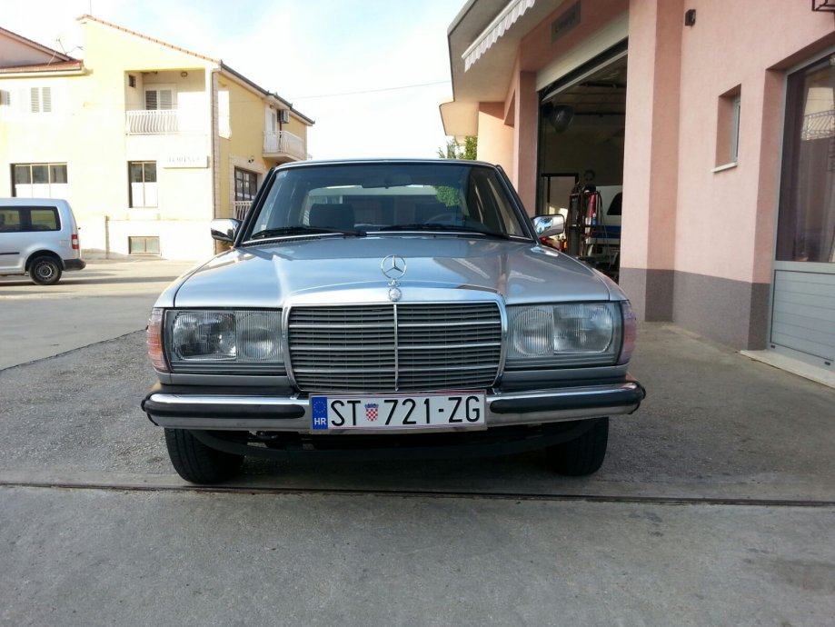 230 мерседес 123