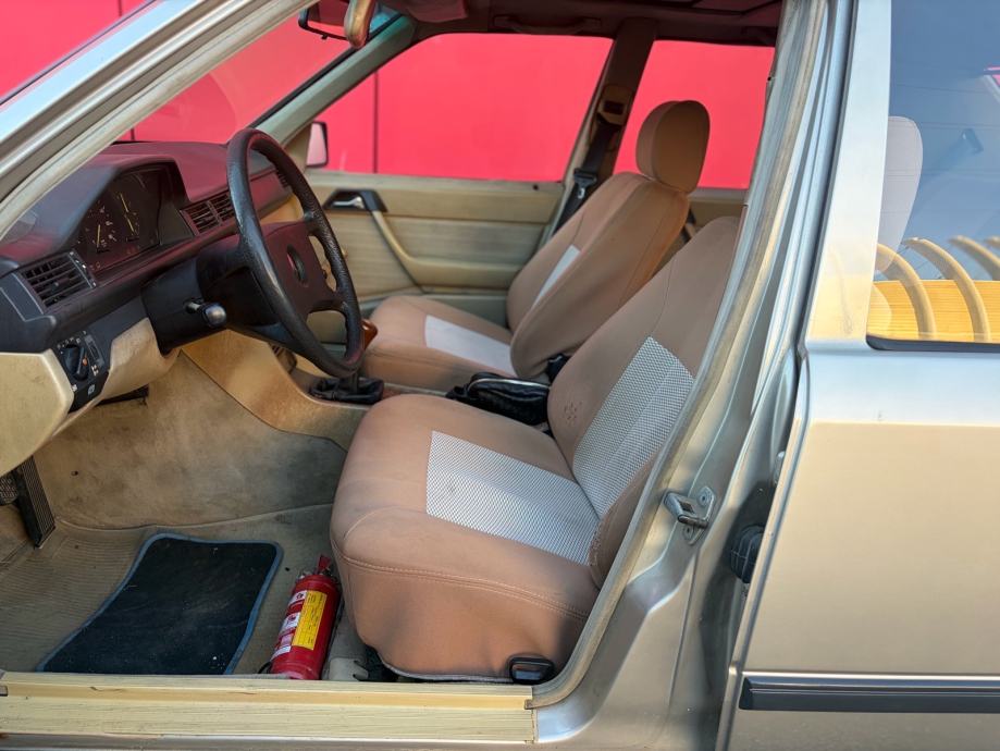 MERCEDES 124 200 D ŠIBER SERVO RADIO ZA VOZIT ODLIČAN!!!!, fotografija 7