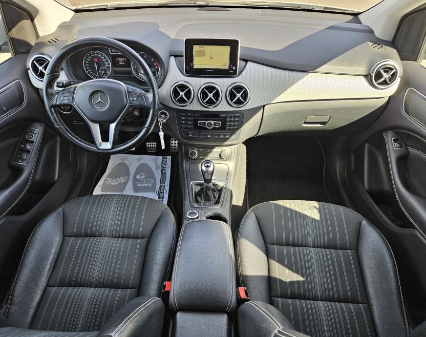 MERCEDES 180 CDI • SPORT PAKET • NOVE GUME I VELIKI SERVIS • JAMSTVO, fotografija 13
