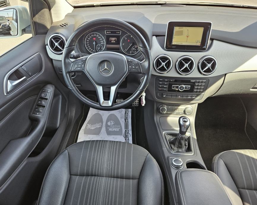 MERCEDES 180 CDI • SPORT PAKET • NOVE GUME I VELIKI SERVIS • JAMSTVO, fotografija 19