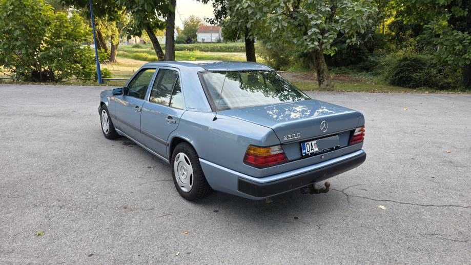 Mercedes 1989. W124 230E benzin, euro kuka**REG GODINU DANA 09/2027**, fotografija 4