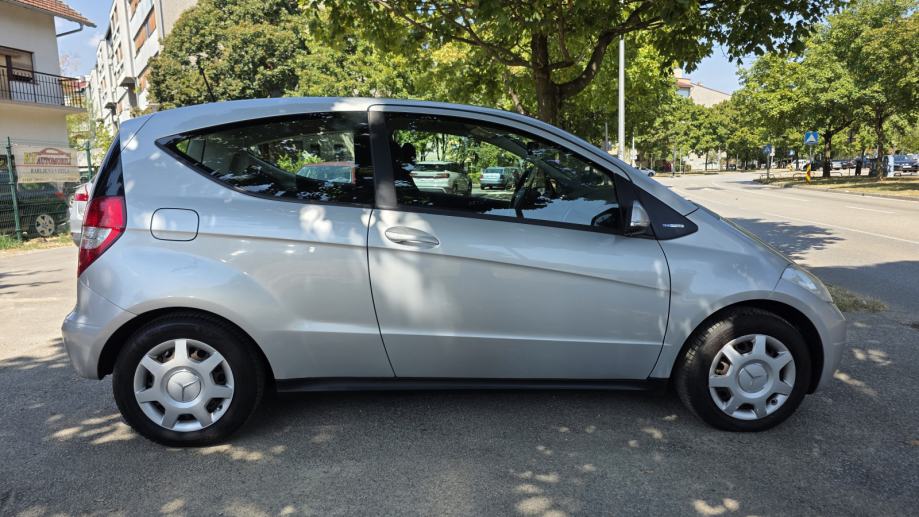 Mercedes A-klasa 160 benzin, BLUE EFFICIENCY servisna, klima, NOV, NOV, fotografija 9