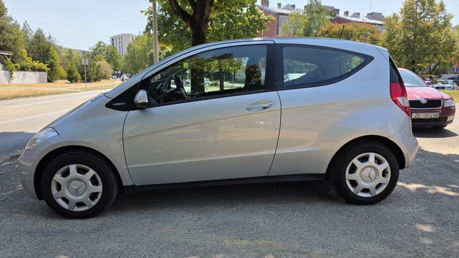 Mercedes A-klasa 160 benzin, BLUE EFFICIENCY servisna, klima, NOV, NOV, fotografija 8