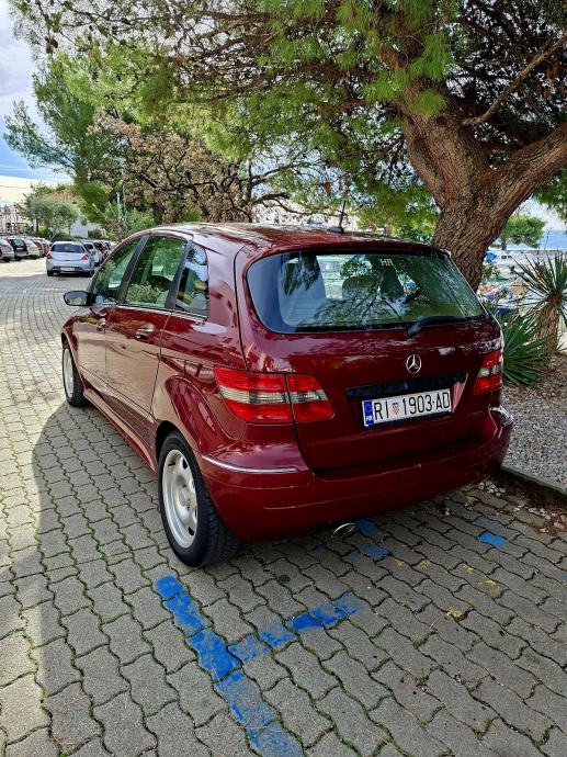 Mercedes B 200 CDI **Aut./F1**reg.04.mj."27.g**1777€**, fotografija 4