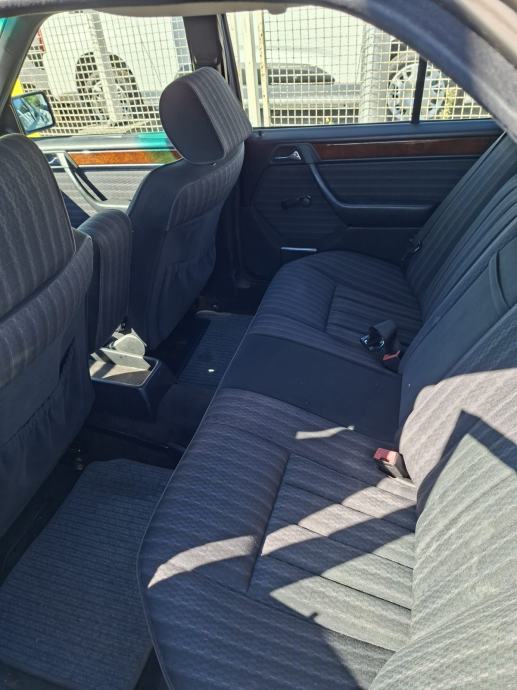 Mercedes-Benz 124 200 E, fotografija 7