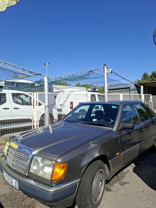 Mercedes-Benz 124 200 E, fotografija 8