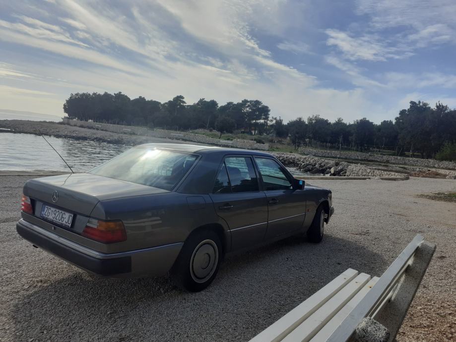 Mercedes-Benz 124 200 E, fotografija 2
