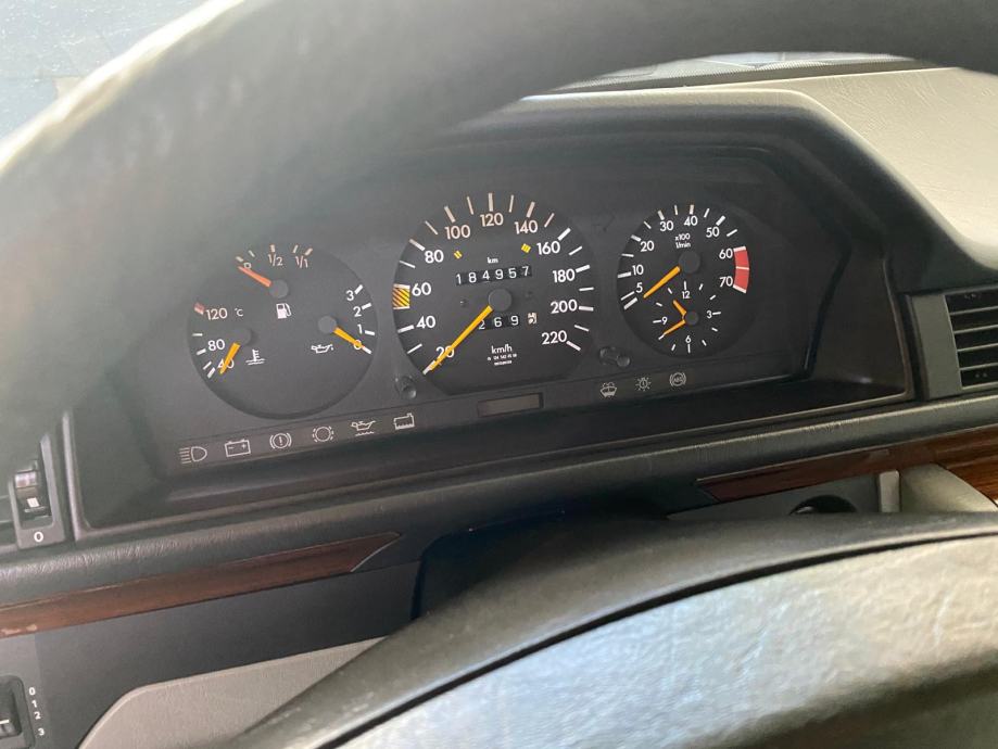 Mercedes-Benz 124 230 automatik, fotografija 8