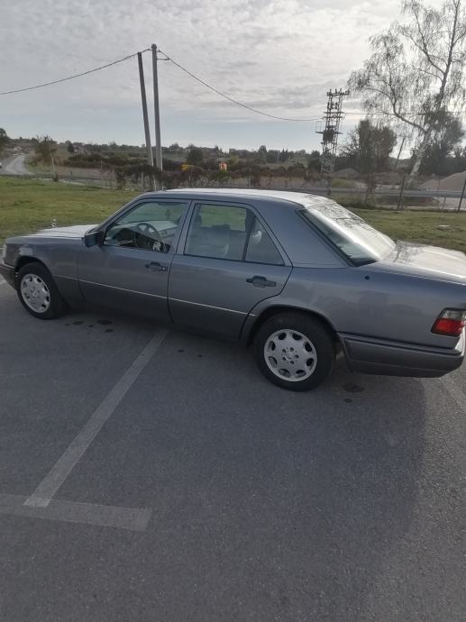 Mercedes-Benz 124 300d, fotografija 3