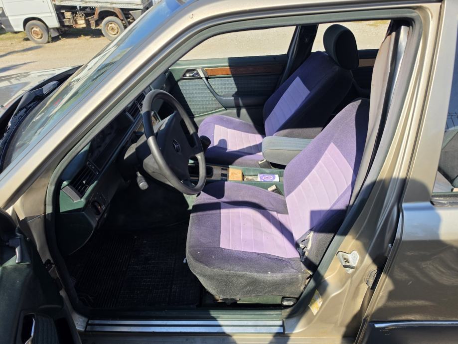 Mercedes-Benz 124 E 230 klima, fotografija 9