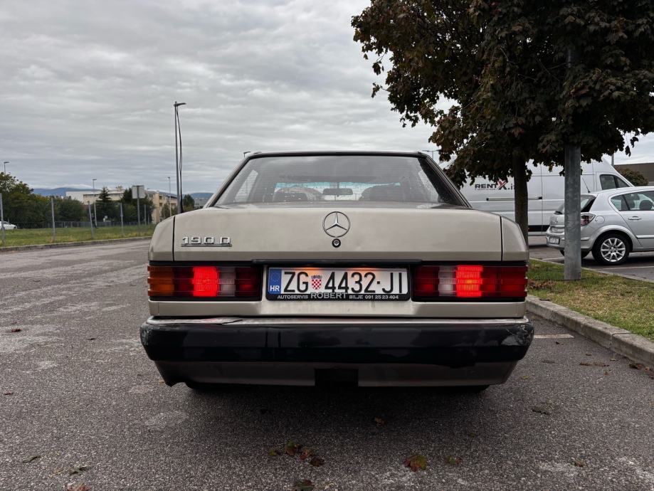 Mercedes-Benz 190 2,0, fotografija 6