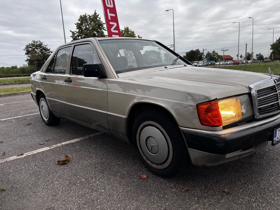 Mercedes-Benz 190 2,0, fotografija 8