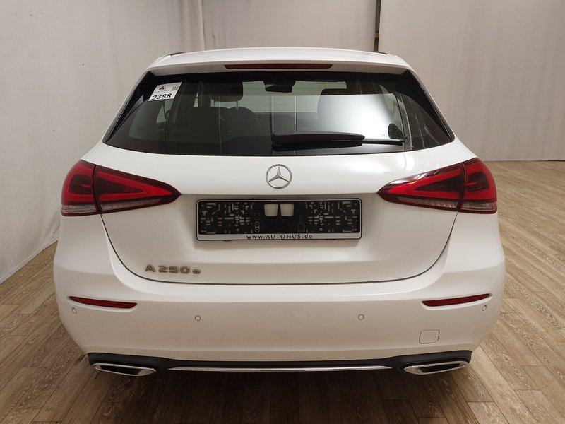 Mercedes-Benz A 250 e automatik Progressive • Full LED • digitalni ins, fotografija 14