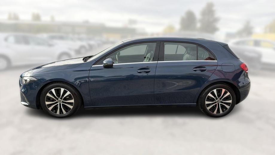 MERCEDES-BENZ A-CLASS 2022 • PREMIUM jamstvo • AutoZubak Rabljena, fotografija 5