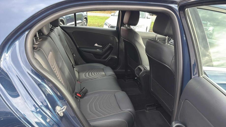 MERCEDES-BENZ A-CLASS 2022 • PREMIUM jamstvo • AutoZubak Rabljena, fotografija 10