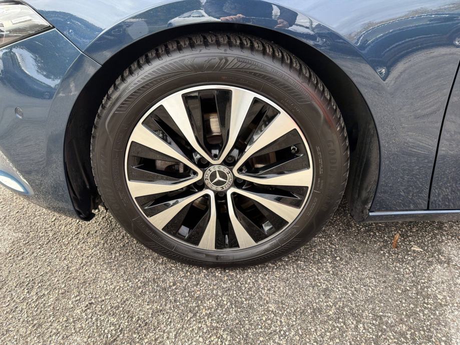 MERCEDES-BENZ A-CLASS 2022 • PREMIUM jamstvo • AutoZubak Rabljena, fotografija 15