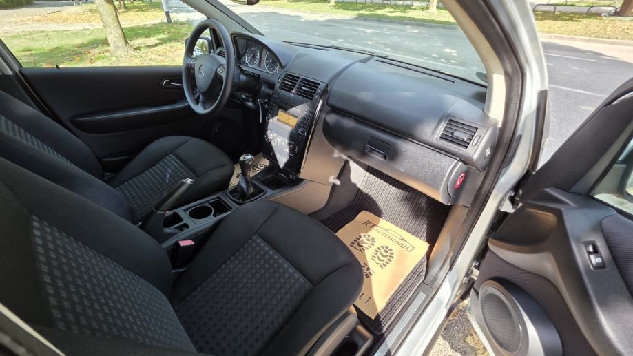 Mercedes-Benz A-klasa 160, BLUE EFFICIENCY, 1.vl, klima, TOP STANJE..., fotografija 15