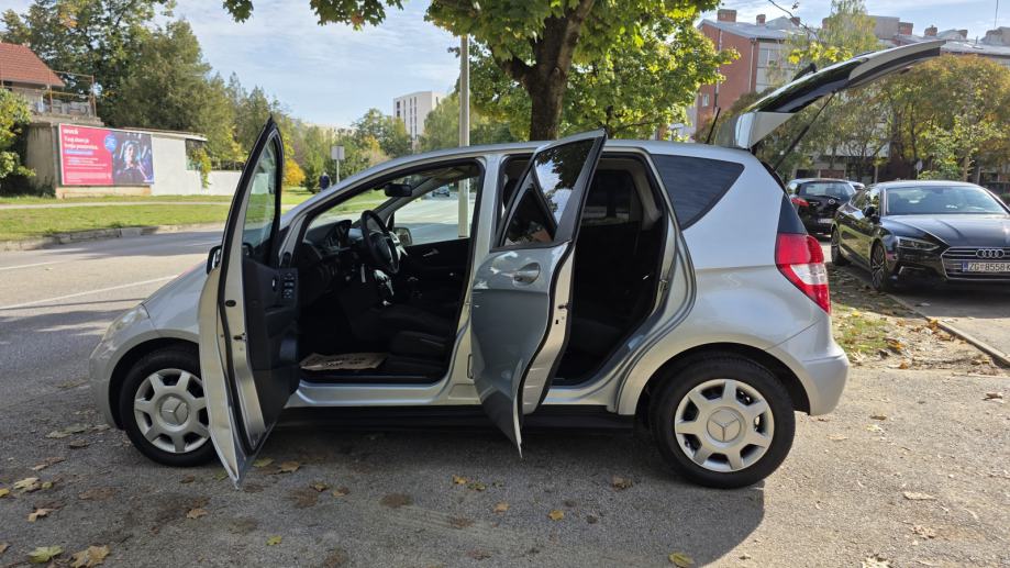 Mercedes-Benz A-klasa 160, BLUE EFFICIENCY, 1.vl, klima, TOP STANJE..., fotografija 11