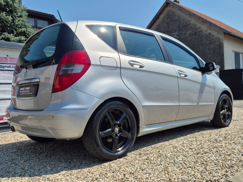 Mercedes-Benz A-klasa 160 CDI BlueEfficiency,servisiran,odličan, fotografija 8