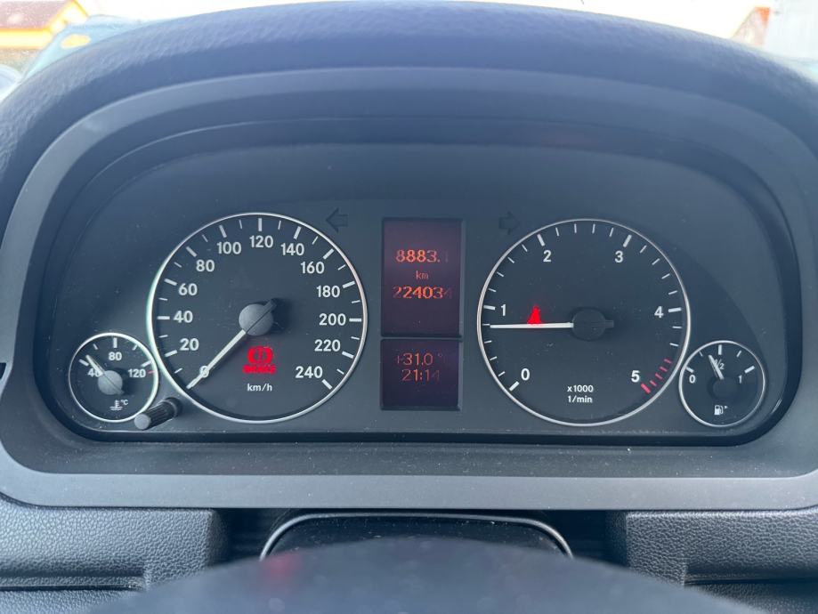 Mercedes-Benz A-klasa 160 CDI, KLIMA, fotografija 12