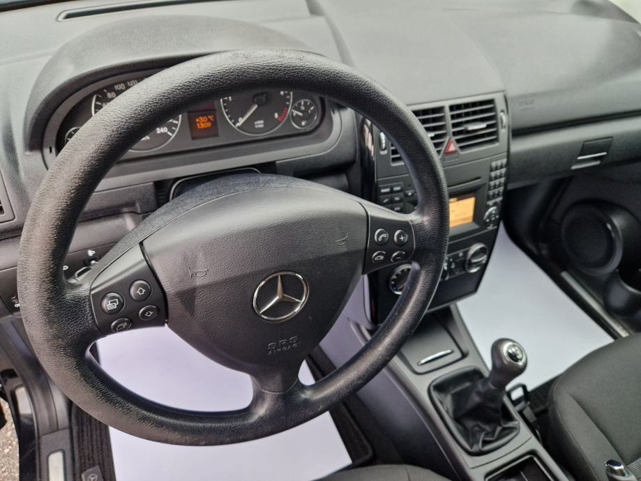 Mercedes-Benz A-klasa 160, fotografija 13