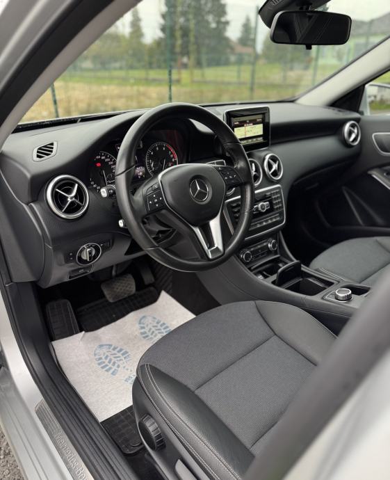 Mercedes-Benz A-klasa 180 automatik, fotografija 9