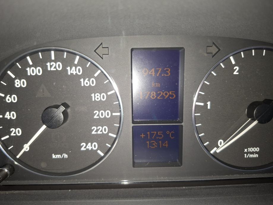 Mercedes-Benz A-klasa 180 CDI AVANTGARDautomatik, fotografija 11