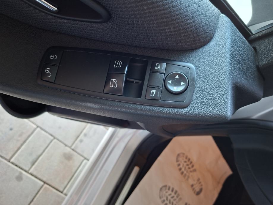 Mercedes-Benz A-klasa 180 CDI AVANTGARDautomatik, fotografija 12