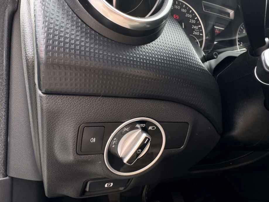 Mercedes-Benz A KLASA 180 CDI**PROFILIRANA GRIJANA SJEDALA**REGISTRIRA, fotografija 20