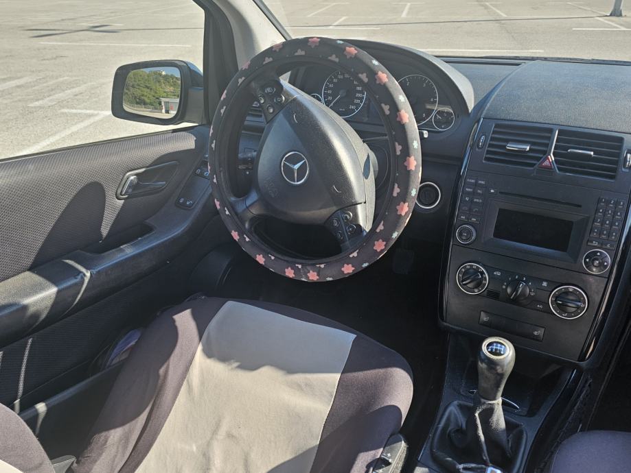Mercedes-Benz A-klasa 180 CDI registriran do 9/2027, fotografija 7