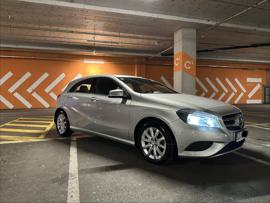 Mercedes A180 CDI, svi servisi u Mercedesu, reg. 5/2027, fotografija 3