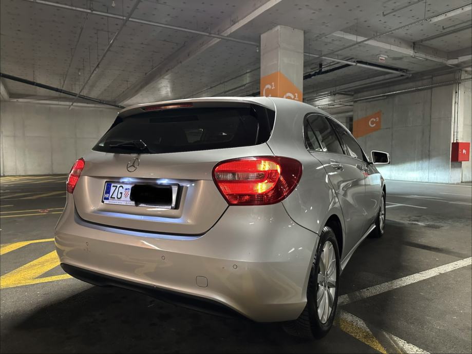 Mercedes A180 CDI, svi servisi u Mercedesu, reg. 5/2027, fotografija 6