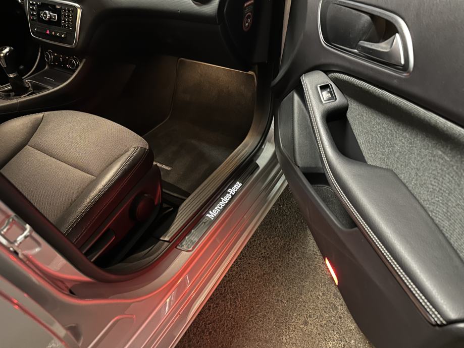 Mercedes A180 CDI, svi servisi u Mercedesu, reg. 5/2027, fotografija 14
