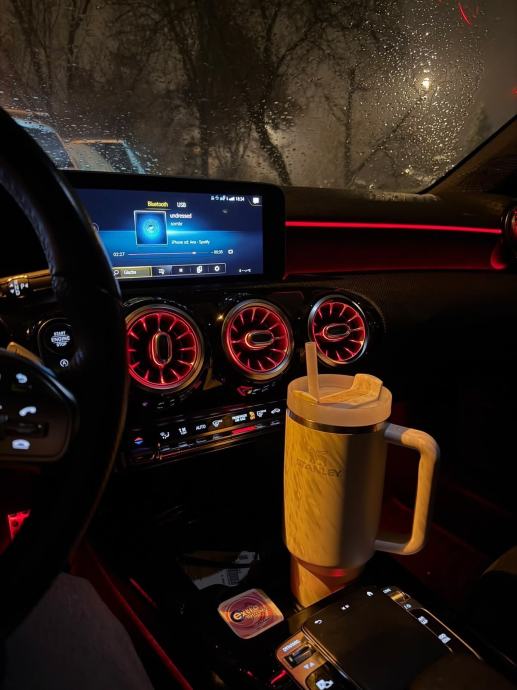 Mercedes-Benz A-klasa 180 d AMG paket, fotografija 12