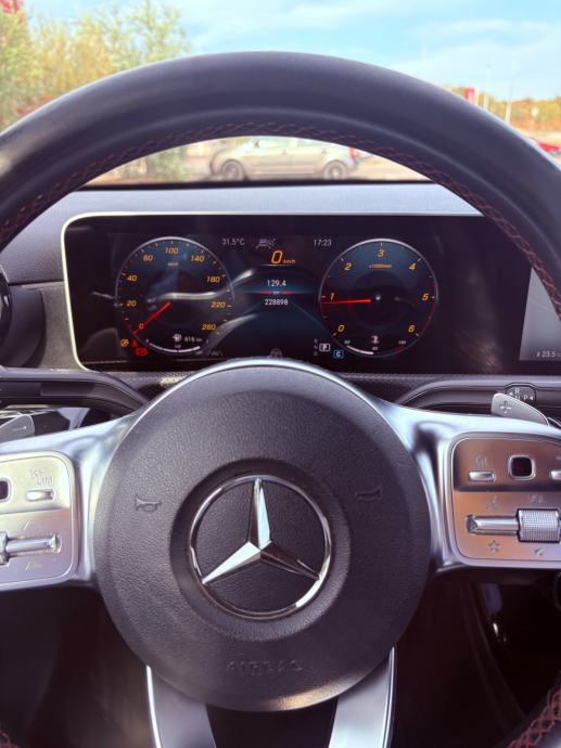 Mercedes-Benz A180d Sedan AMG Line automatik, fotografija 15