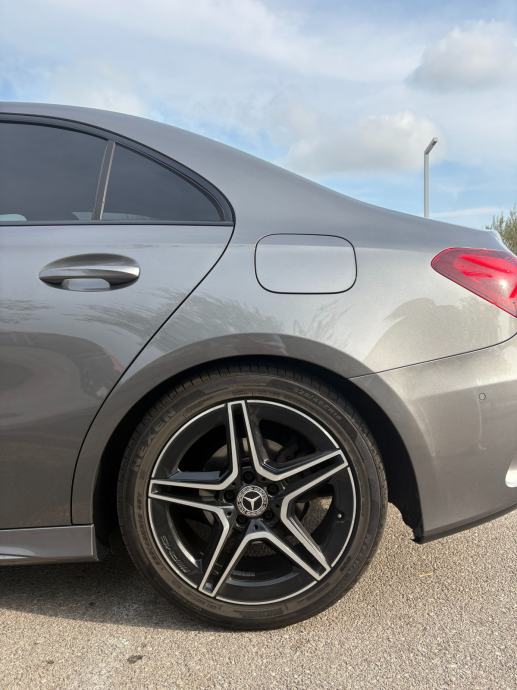 Mercedes-Benz A180d Sedan AMG Line automatik, fotografija 5
