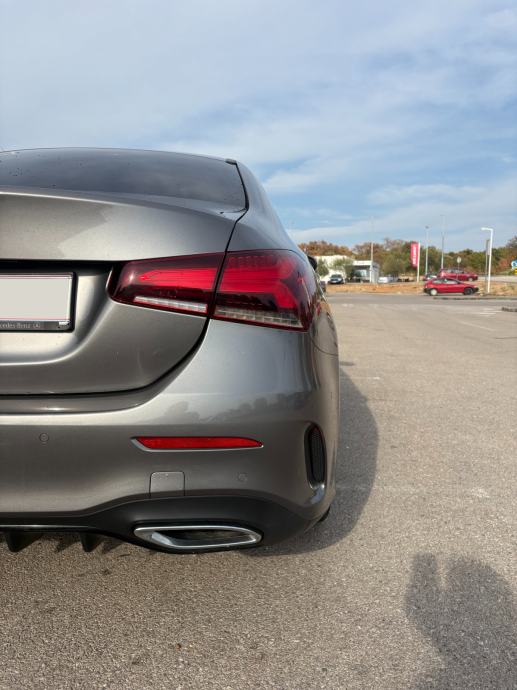 Mercedes-Benz A180d Sedan AMG Line automatik, fotografija 6