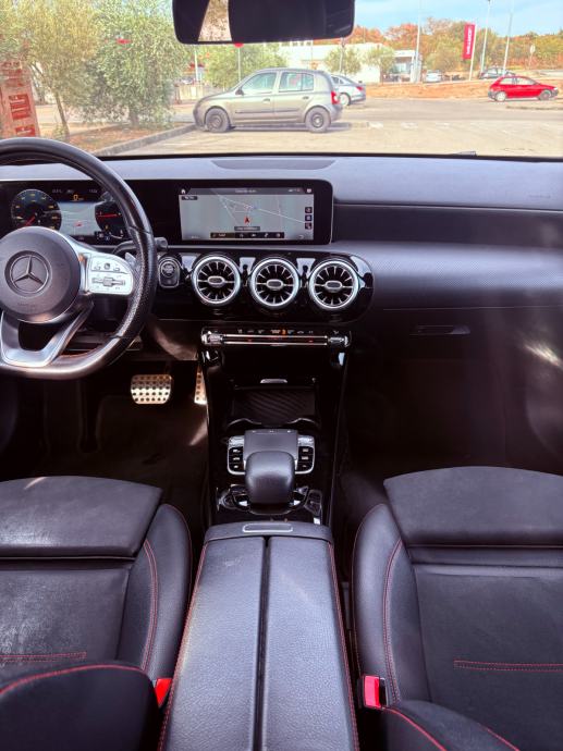 Mercedes-Benz A180d Sedan AMG Line automatik, fotografija 14