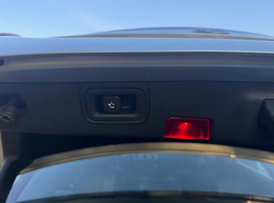 Mercedes-Benz A klasa 180d/ Limuzina/ AMG full, fotografija 18