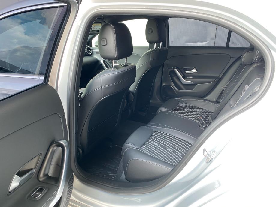 Mercedes-Benz A200 163 ks, AUTOMATIK, SAMO 35TKM, JAMSTVO, fotografija 12
