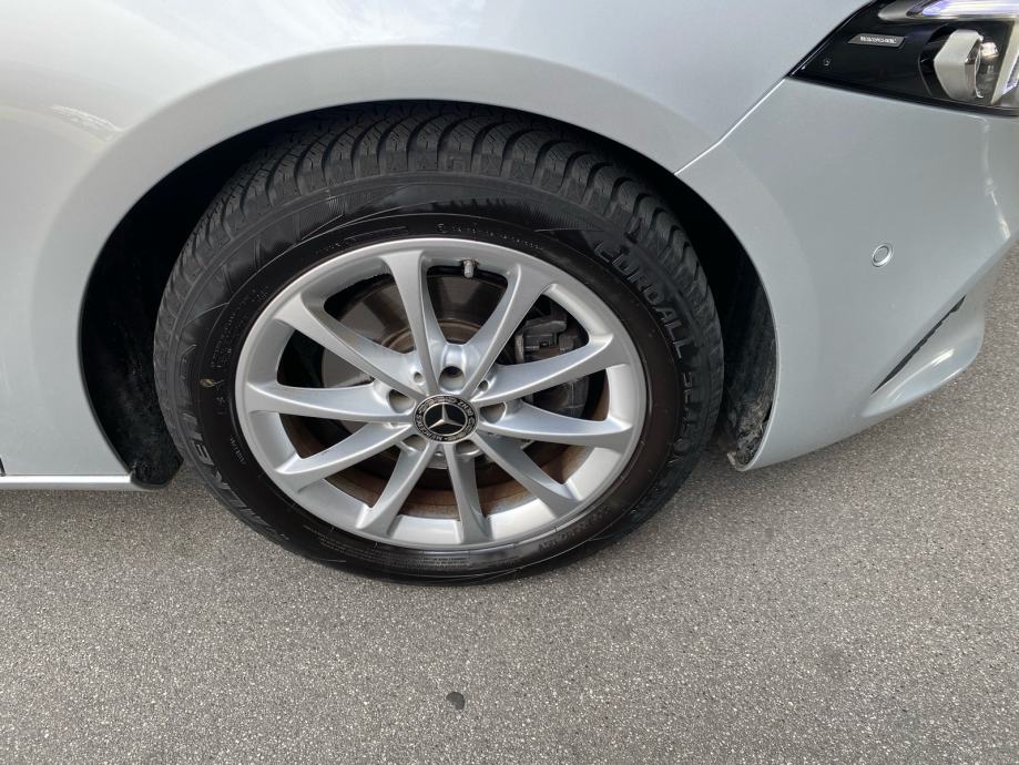 Mercedes-Benz A200 163 ks, AUTOMATIK, SAMO 35TKM, JAMSTVO, fotografija 16
