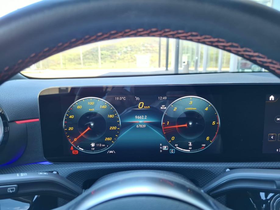 Mercedes-Benz A-klasa 200 d AMG Line, fotografija 12
