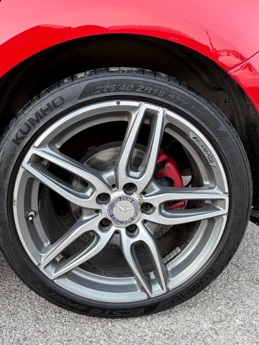 Mercedes-Benz A 200d | Automatik | AMG, fotografija 15