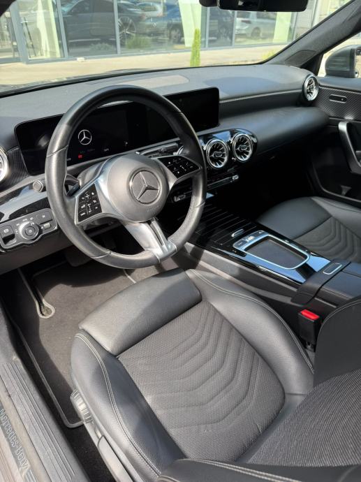 Mercedes-Benz A-klasa 200 d, fotografija 16